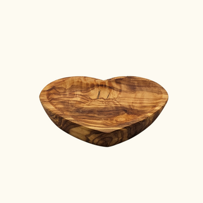 Herzschale aus Olivenholz mit Gravur