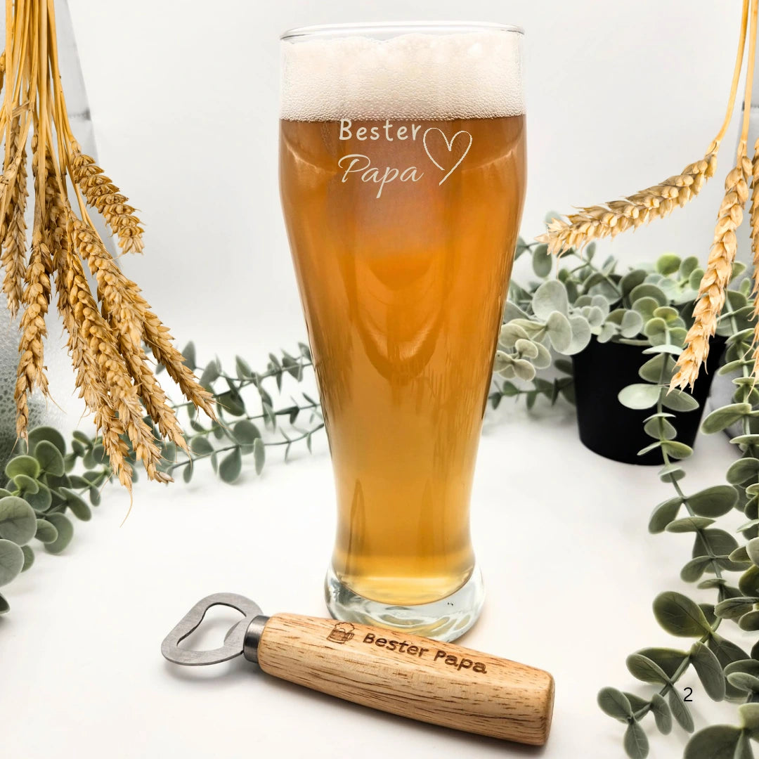Geschenkset für Papa mit Bierglas und Flaschenöffner aus Holz und Edelstahl, beide mit der Gravur Bester Papa und einem Bierkrug-Motiv