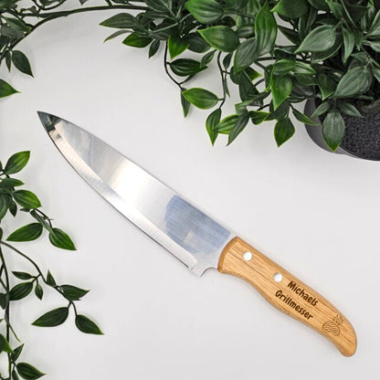 Grillmesser personalisiert mit Namen und dem Wort Grillmesser aus einem 5-teiligen Grillset. 